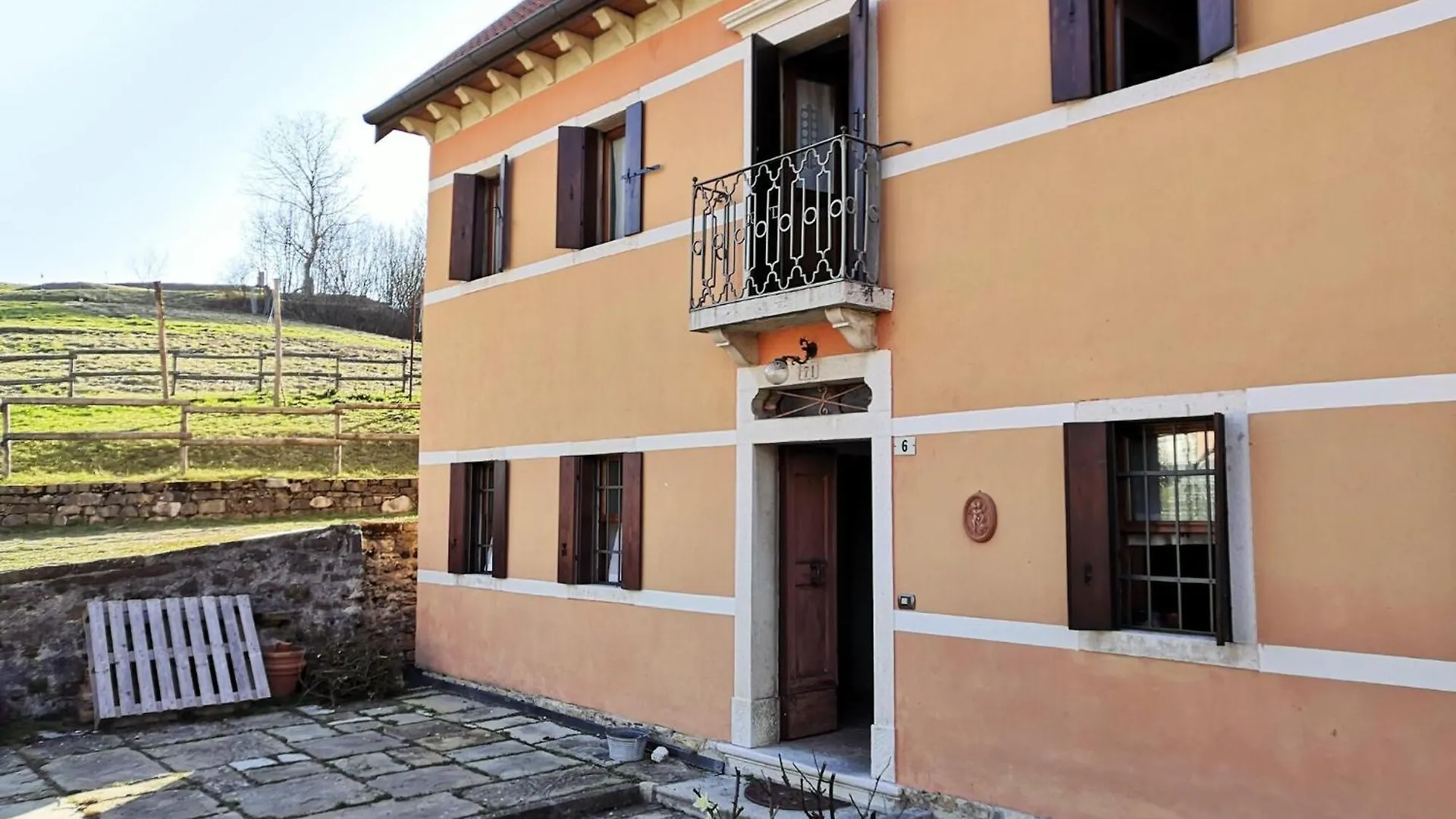 Beautiful Holiday Home With Garden Chies d'Alpago